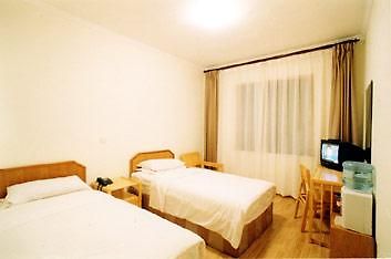 Spring City Inn - Machinery Куньмін Екстер'єр фото